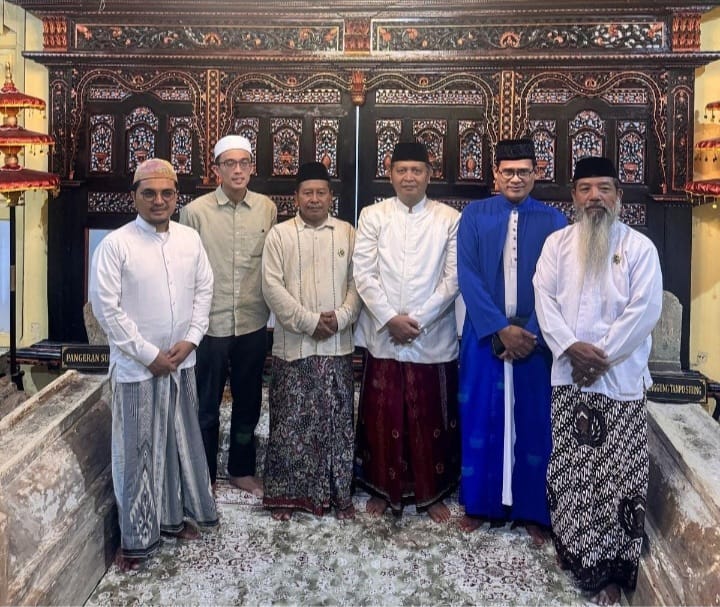 Rombongan muhibah saat berada di Masjid Agung Demak, Jawa Tengah.