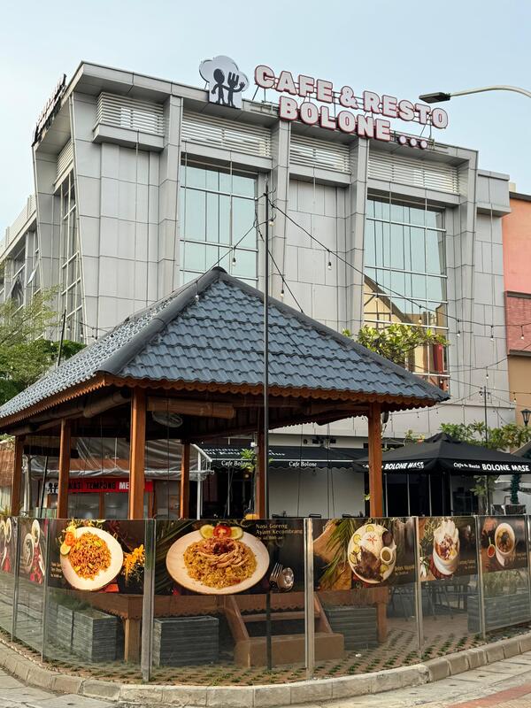 Kafe Bolone Mase ganti nama menjadi Cafe & Resto Bolone