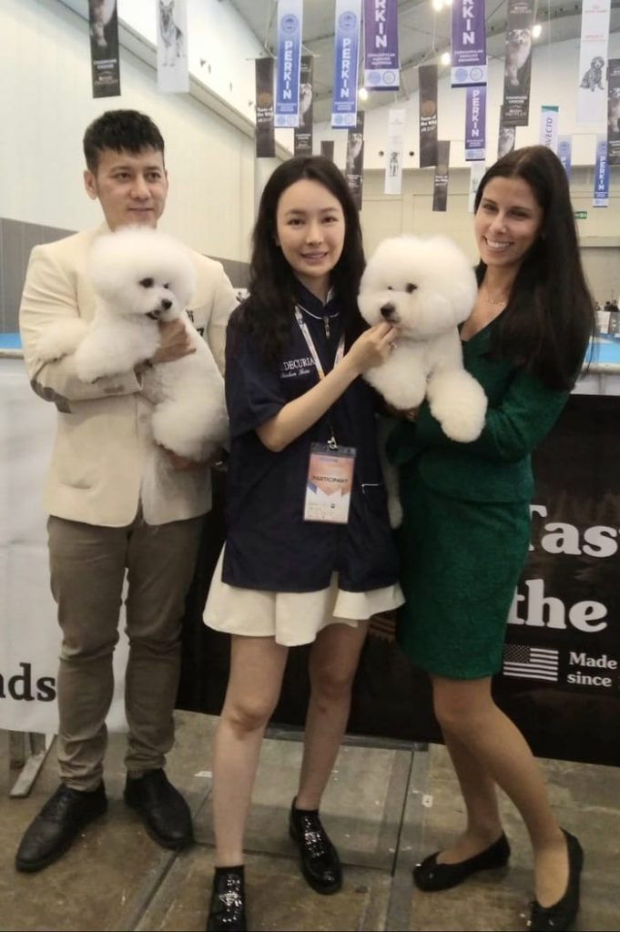 Calista Beatrice bersama Valentina Zupan hendler asal Kroasia dan Agus Riyanto hendler asal Indonesia di Ajang Nusatic 2025, ICE BSD, Tangerang, Banten, Jumat, (20/6/2025).