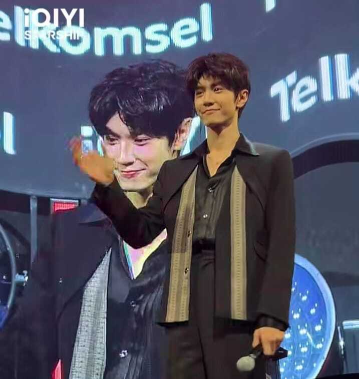 Aktor asal China sekaligus Global Ambassador iQIYI, Chen Zheyuan, di acara peluncuran kerja sama Telkomsel dengan platform streaming iQIYI di Noya x 80 Proof Club PIK 2, Kab. Tangerang, Banten, Senin (30/6/2025). (Foto - @telkomsel)
