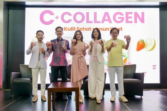 Peluncuran minuman kesehatan C+Collagen dari Sido muncul di Main Lobby Bursa Efek Indonesia (BEI), Gedung BEI, Jakarta, Jumat (24/10/2025).(Foto - Rezagrapher)