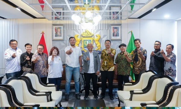 Kadin Jawa Barat Bidang Pemberdayaan Asosiasi, Himpunan dan Komunikasi menggelar rapat perdananya dipimpin oleh Agus Vicram selaku Ketua Bidang, di Graha Kadin Jawa Barat, Jalan Sukabumi Kota Bandung, Kamis (06/11/2025). (Foto - Istimewa)