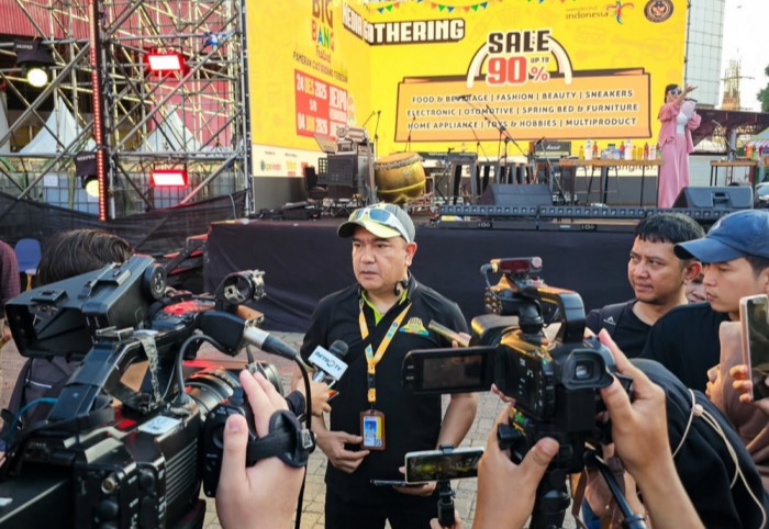 Direktur Operasional Expoindo, Novry, saat memberikan keterangan pers terkait penyelenggaraan Big Bang Festival yang akan digelar selama 12 hari dari tanggal 24 Desember 2025 – 4 Januari 2026 di JIExpo Kemayoran, Jakarta. (Foto - Istimewa)