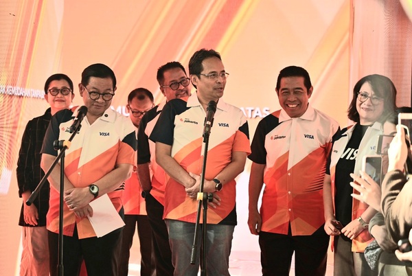 Bank Jakarta saat peluncuran Kartu Debit Visa di Lippo Mall Kemang, Jakarta Selatan, Senin (5/1/2026). (Foto - Dok. Bank Jakarta)