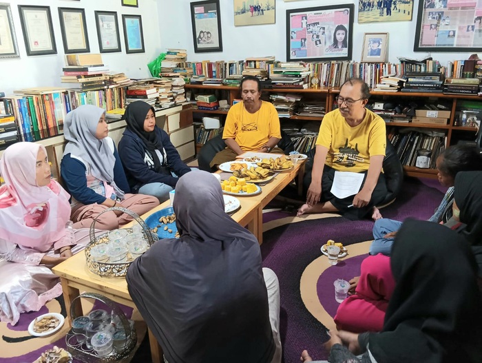 Pengarahan orang tua wali murid para calon siswa binaan Humaniora Rumah Pintar, di Perumahan Kranggan Permai Jatisampurna, Kota Bekasi, Sabtu (18/04/2026). (Foto - Humaniora)