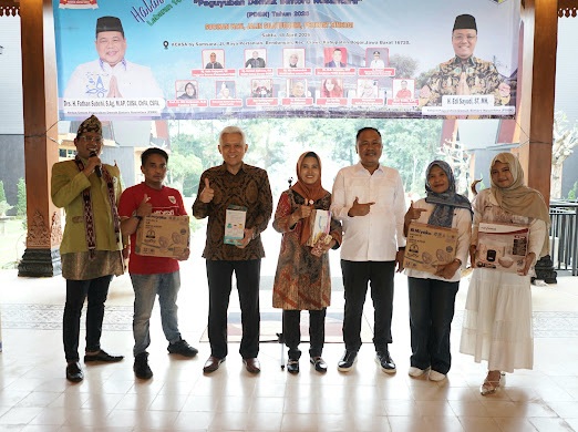 Halal Bihahal Keluarga Besar
Paguyuban Demak Bintoro Nusantara (PDBN) 2026 di ACASA Resto & Cafe, kawasan Puncak Bogor, Sabtu (18/4/2026). (Foto - PDBN)
